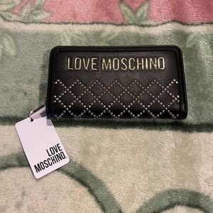 Love Moschino